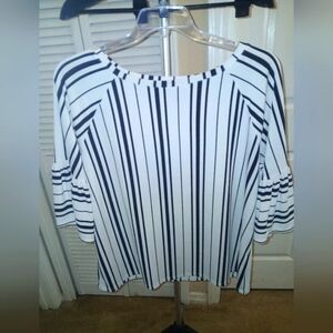 Black & white striped 3/4 bell sleeves stretch tunic.